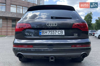Позашляховик / Кросовер Audi Q7 2010 в 