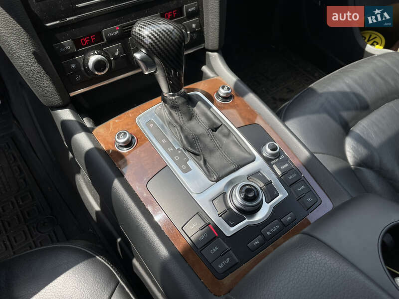 Внедорожник / Кроссовер Audi Q7 2010 в Одессе