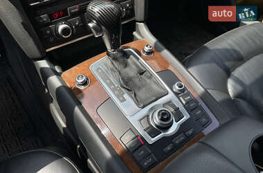 Позашляховик / Кросовер Audi Q7 2010 в 