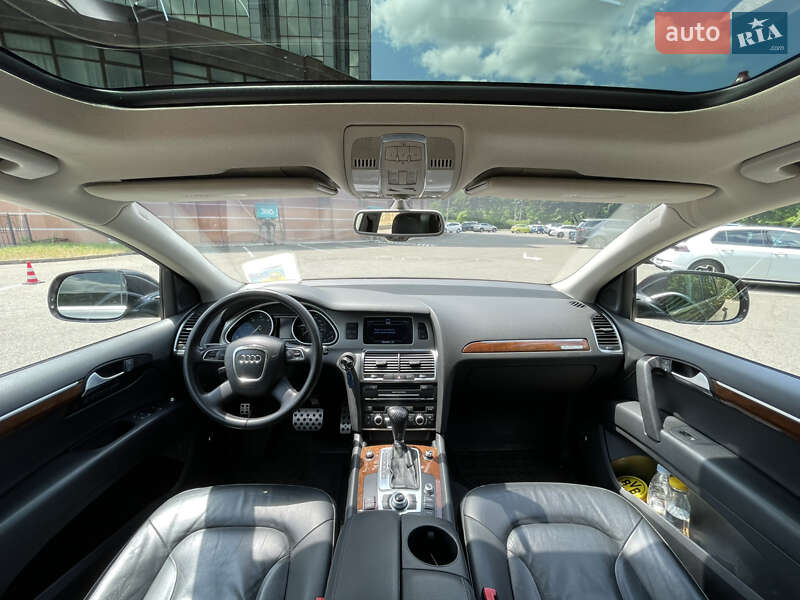 Внедорожник / Кроссовер Audi Q7 2010 в Одессе