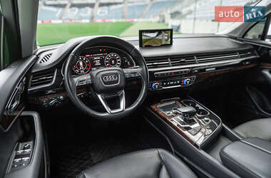Внедорожник / Кроссовер Audi Q7 2017 в 