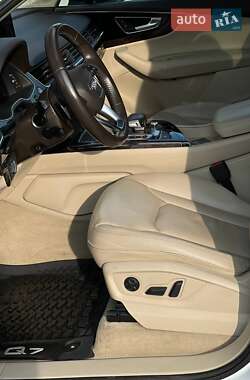 Внедорожник / Кроссовер Audi Q7 2018 в 