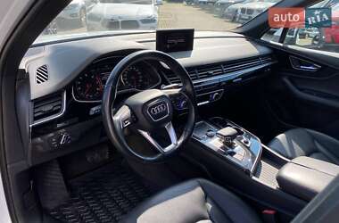 Внедорожник / Кроссовер Audi Q7 2016 в 