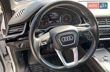 Внедорожник / Кроссовер Audi Q7 2016 в 