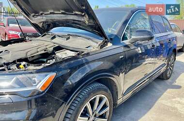 Внедорожник / Кроссовер Audi Q7 2019 в 