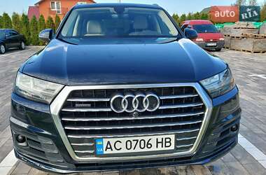Позашляховик / Кросовер Audi Q7 2016 в 