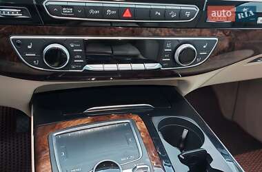 Позашляховик / Кросовер Audi Q7 2016 в 