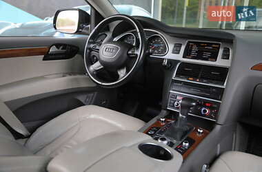 Внедорожник / Кроссовер Audi Q7 2015 в 