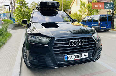 Внедорожник / Кроссовер Audi Q7 2017 в 