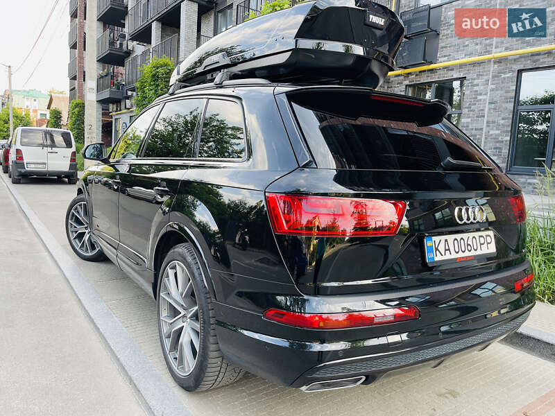 Внедорожник / Кроссовер Audi Q7 2017 в Киеве