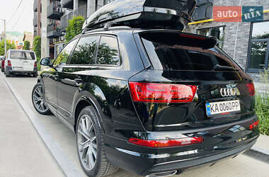 Внедорожник / Кроссовер Audi Q7 2017 в 