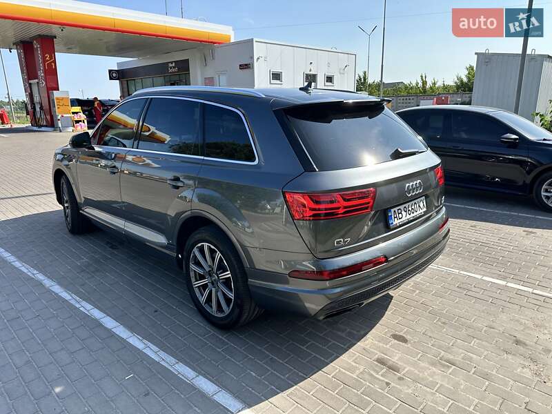 Позашляховик / Кросовер Audi Q7 2017 в Вінниці