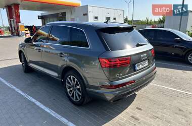Внедорожник / Кроссовер Audi Q7 2017 в 