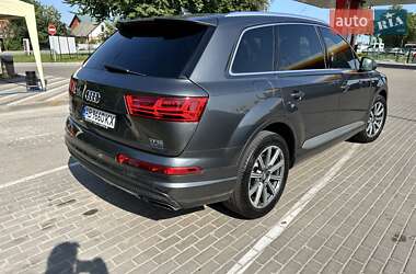 Внедорожник / Кроссовер Audi Q7 2017 в 