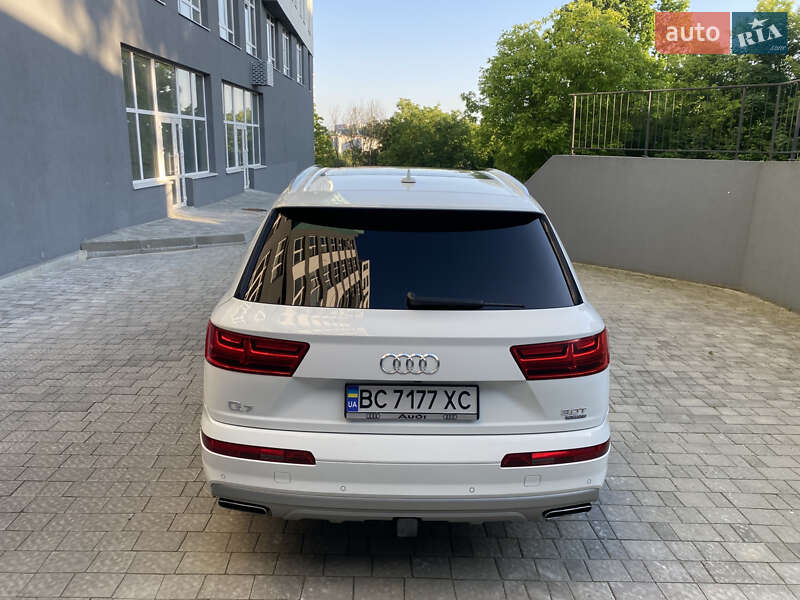 Позашляховик / Кросовер Audi Q7 2016 в Львові