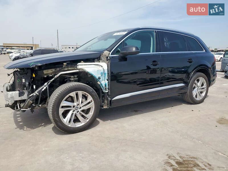 Внедорожник / Кроссовер Audi Q7 2020 в Киеве