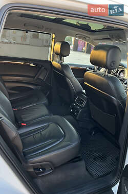 Внедорожник / Кроссовер Audi Q7 2012 в 