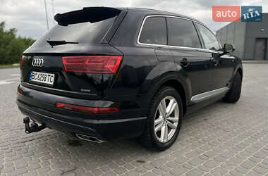 Внедорожник / Кроссовер Audi Q7 2017 в 