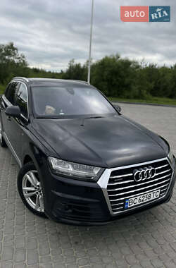 Внедорожник / Кроссовер Audi Q7 2017 в 