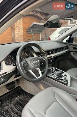 Внедорожник / Кроссовер Audi Q7 2018 в 
