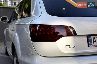Внедорожник / Кроссовер Audi Q7 2014 в 