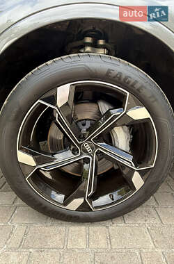 Внедорожник / Кроссовер Audi Q7 2024 в 