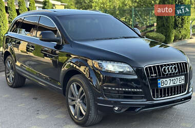 Внедорожник / Кроссовер Audi Q7 2015 в 