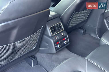 Внедорожник / Кроссовер Audi Q7 2015 в 