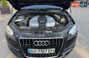 Внедорожник / Кроссовер Audi Q7 2015 в 