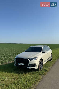 Внедорожник / Кроссовер Audi Q7 2020 в 