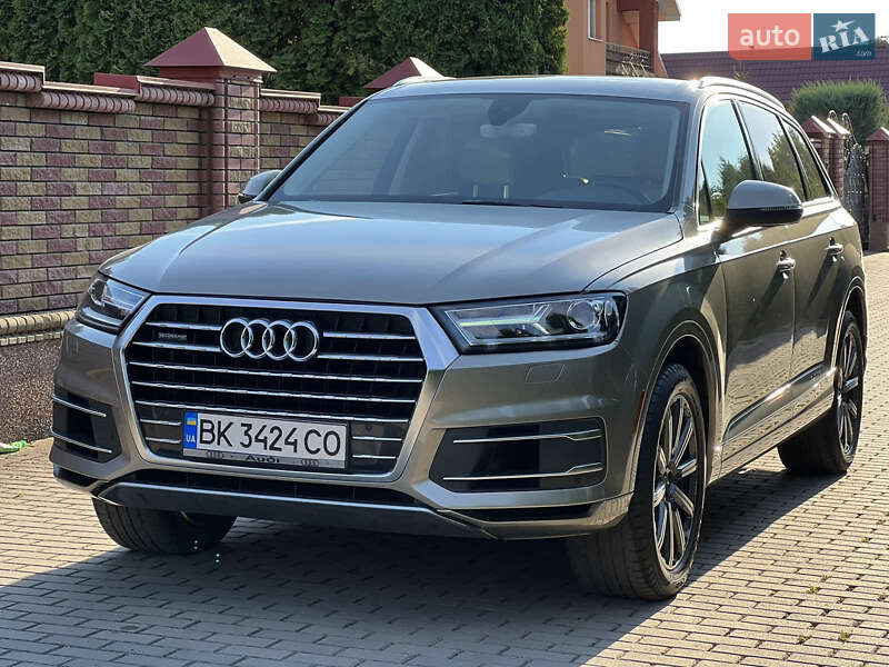 Внедорожник / Кроссовер Audi Q7 2016 в Дубно