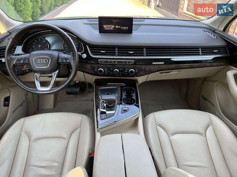 Внедорожник / Кроссовер Audi Q7 2016 в Дубно