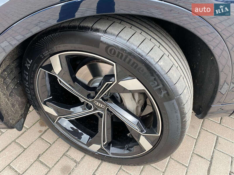 Позашляховик / Кросовер Audi Q7 2017 в Києві