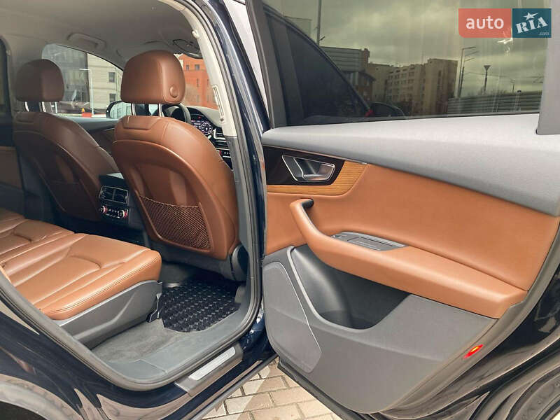 Позашляховик / Кросовер Audi Q7 2017 в Києві
