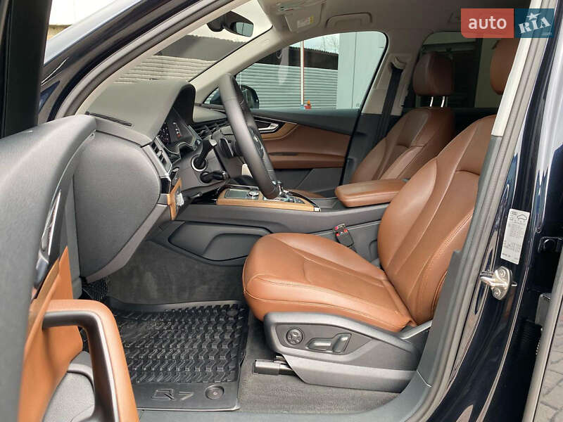 Позашляховик / Кросовер Audi Q7 2017 в Києві