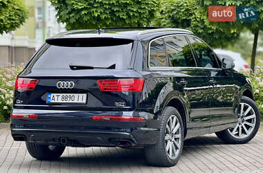 Внедорожник / Кроссовер Audi Q7 2017 в 