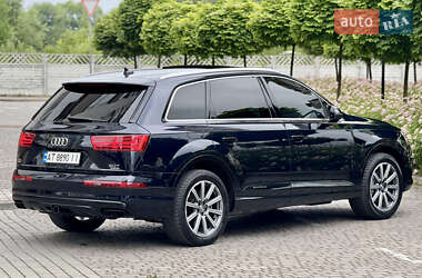 Внедорожник / Кроссовер Audi Q7 2017 в 