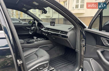 Внедорожник / Кроссовер Audi Q7 2017 в 