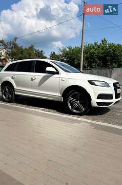 Внедорожник / Кроссовер Audi Q7 2014 в 