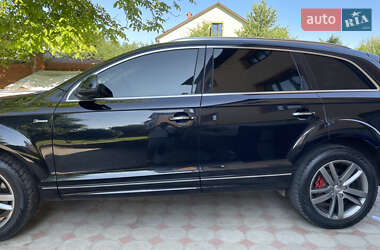 Позашляховик / Кросовер Audi Q7 2013 в 