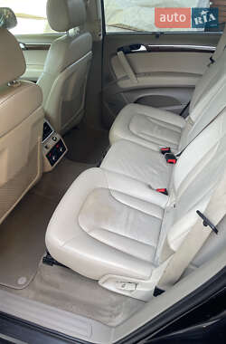 Позашляховик / Кросовер Audi Q7 2013 в 