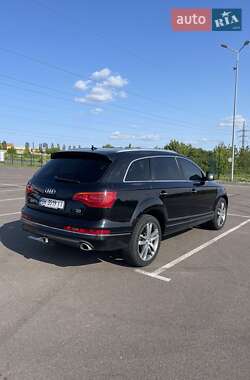 Позашляховик / Кросовер Audi Q7 2013 в 
