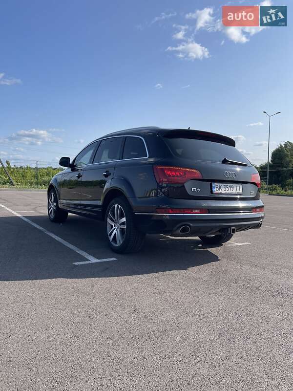 Позашляховик / Кросовер Audi Q7 2013 в Рівному