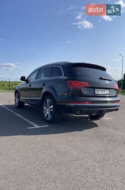 Позашляховик / Кросовер Audi Q7 2013 в 