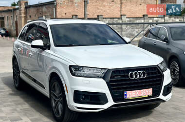 Внедорожник / Кроссовер Audi Q7 2017 в 
