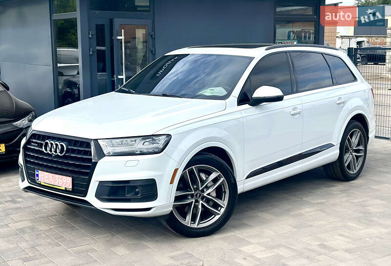 Внедорожник / Кроссовер Audi Q7 2017 в 