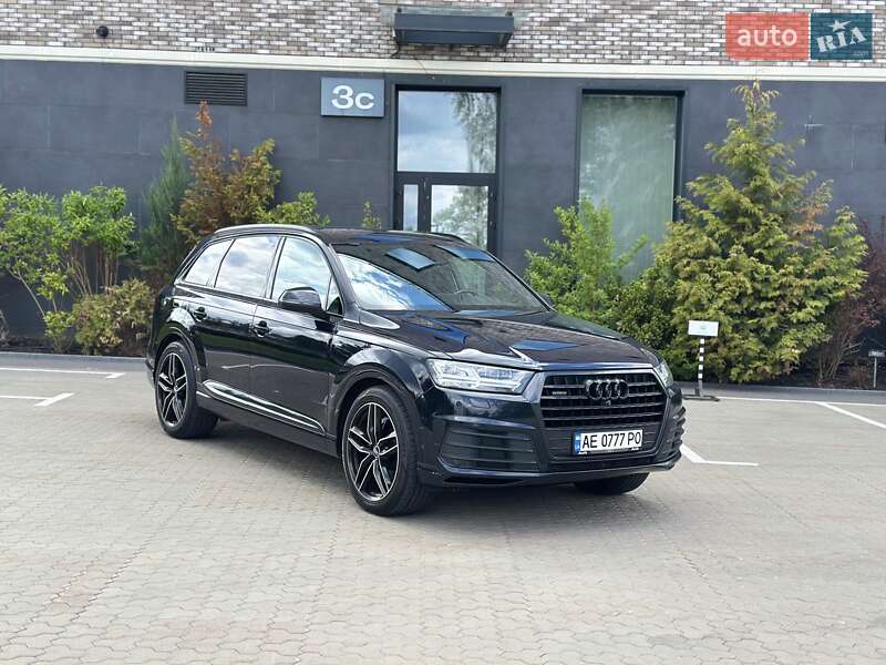 Внедорожник / Кроссовер Audi Q7 2017 в Киеве