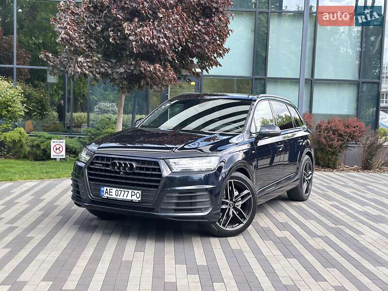 Внедорожник / Кроссовер Audi Q7 2017 в Киеве