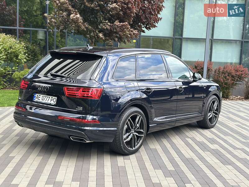 Внедорожник / Кроссовер Audi Q7 2017 в Киеве