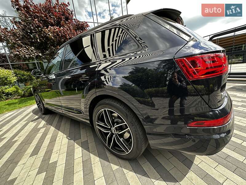 Внедорожник / Кроссовер Audi Q7 2017 в Киеве